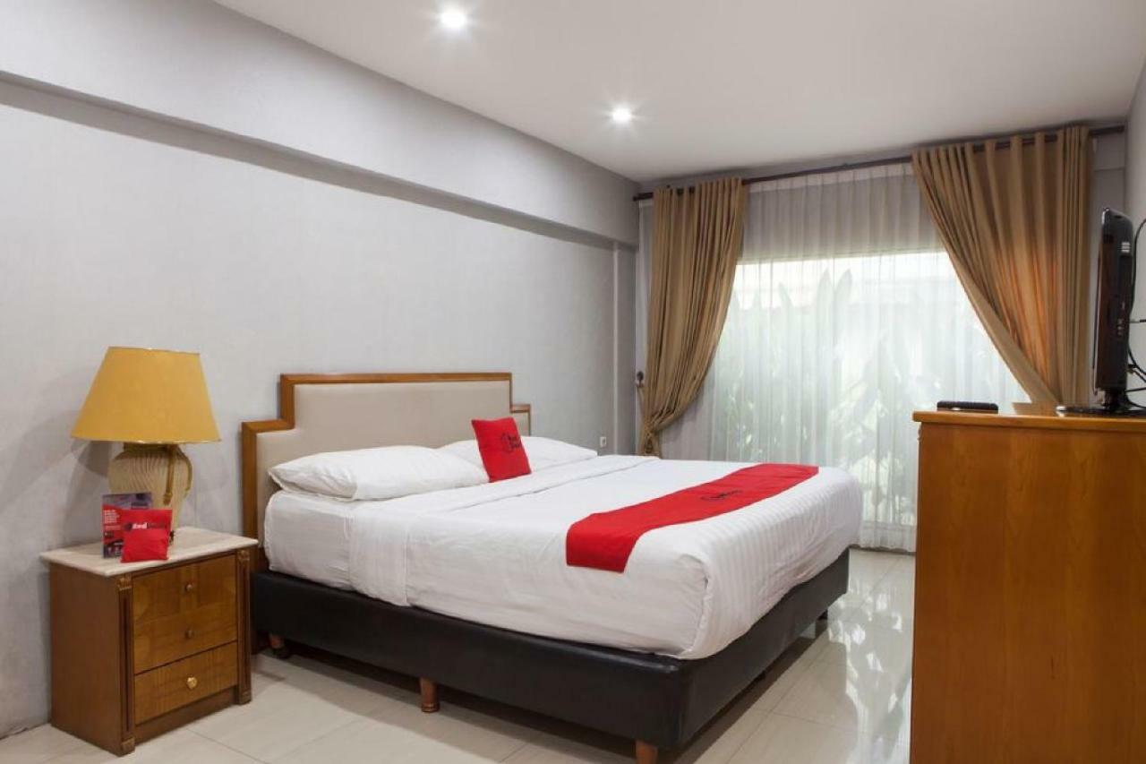 Reddoorz Plus @ Hr Muhammad Surabaya Exterior foto